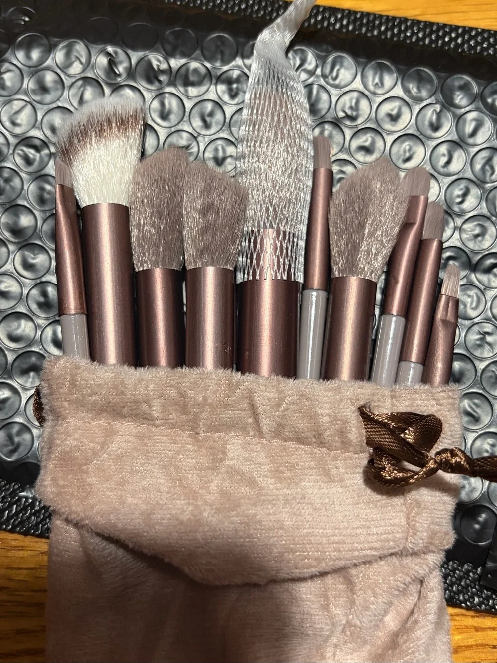 Rose Gold Makeup Brush Set with Soft Pouch